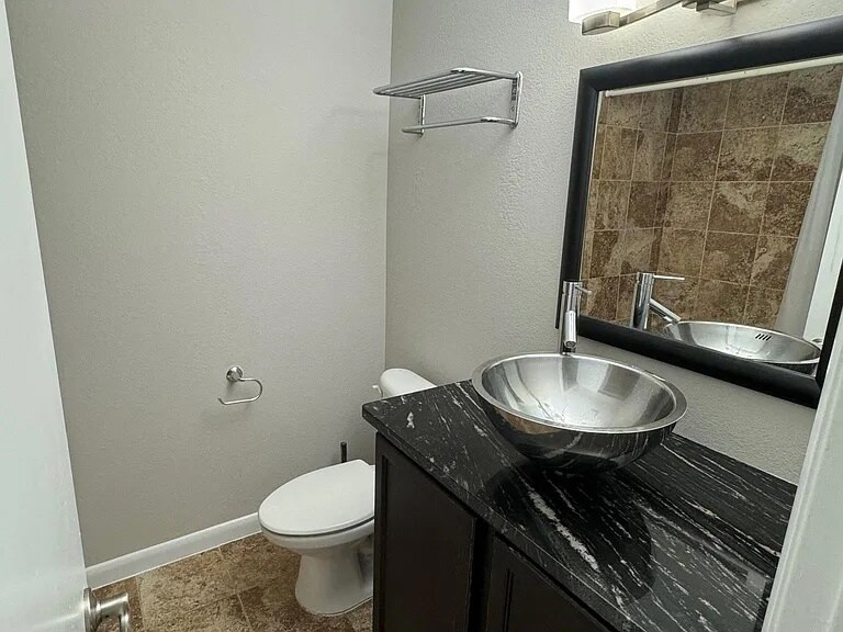 Building Photo - 1500 Gay Rd