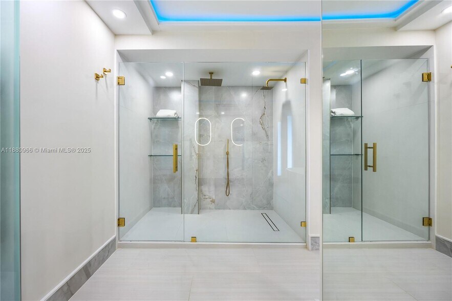 Building Photo - 700 Coral Way