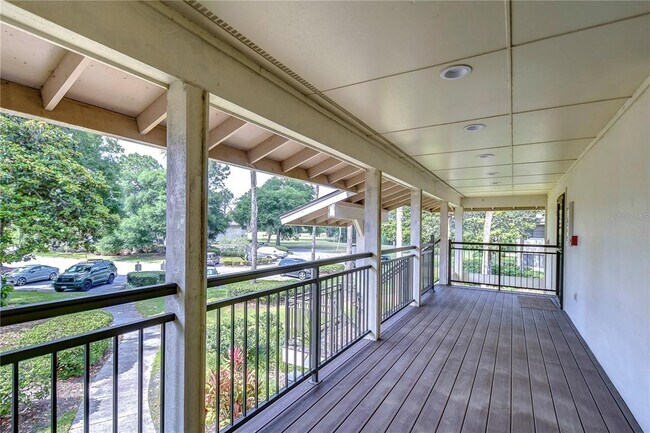 Building Photo - 29300 Bay Hollow Dr