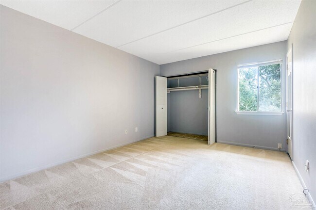 Building Photo - 209 W Miracle Strip Pkwy