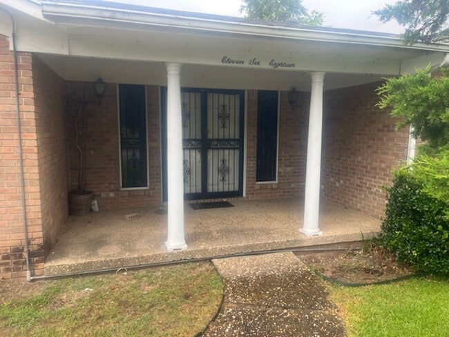 Building Photo - 11618 Huron Ln