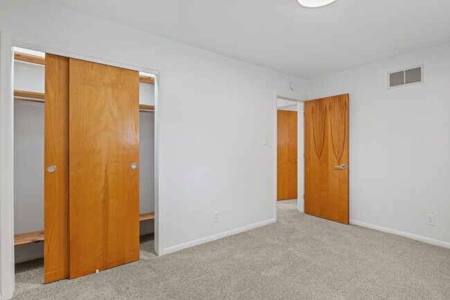 Building Photo - 309 Victory Ave