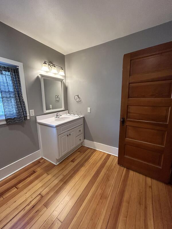 Building Photo - 1113 Vermont St