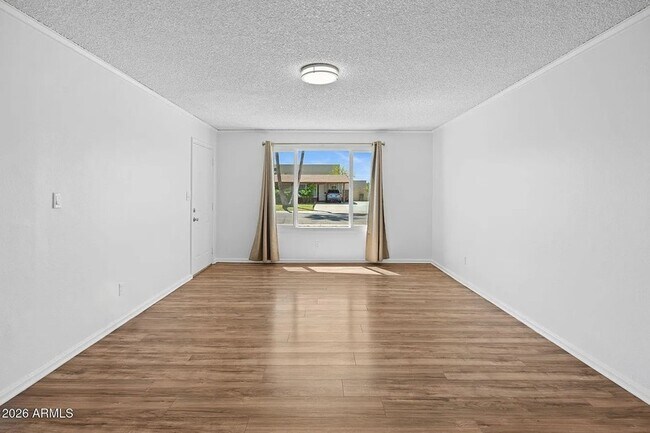 Building Photo - 1664 E Del Rio Dr