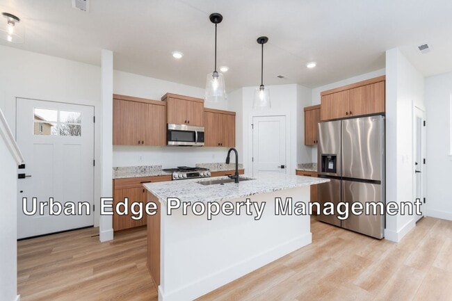 Primary Photo - 3 Bedroom 2.5 Bath Newer Row Home!