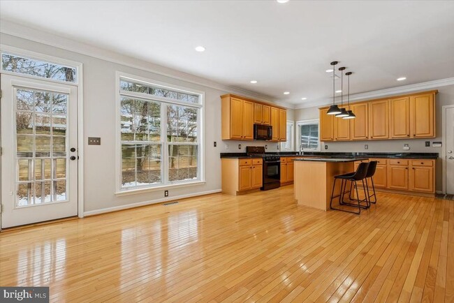 Building Photo - 3 Big Oak Ct