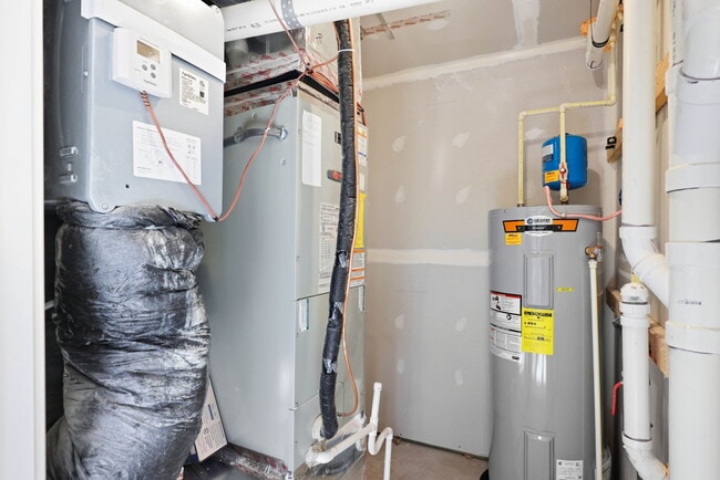 Building Photo - 1017 Venifena Terrace SE