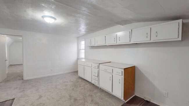 Building Photo - 3863 E 154th St