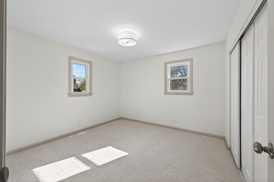 Building Photo - 1205 8th Ave S