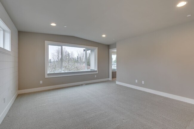 Building Photo - 10284 133rd Ct NE
