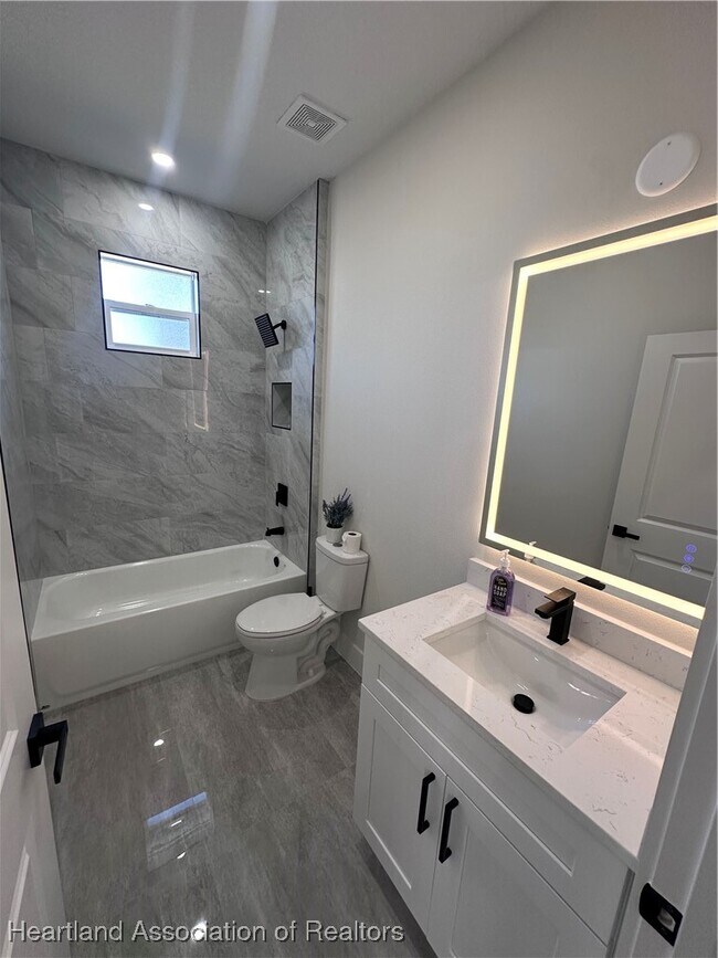 Building Photo - 619 Aston Martin Dr