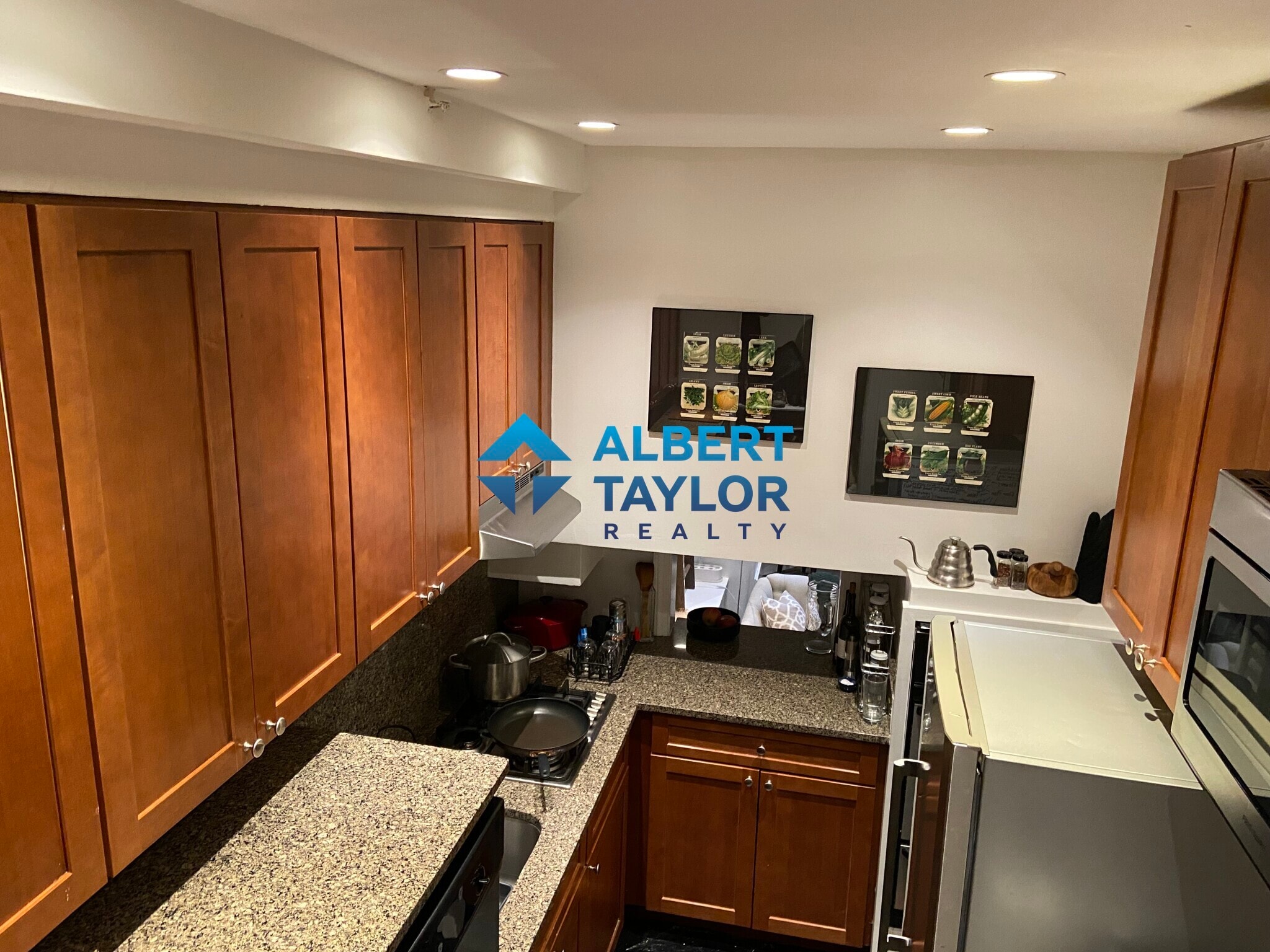 Building Photo - 117 Beacon St