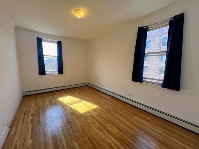 Building Photo - 1 bedroom in WOODSIDE NY 11377