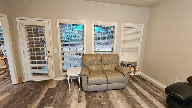 Building Photo - 3351 Governors Ct