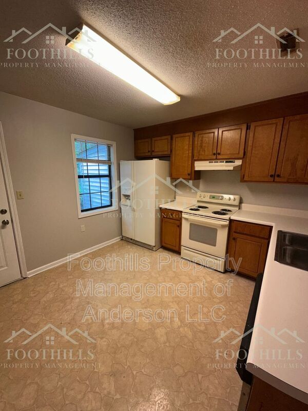 Building Photo - 119 Woodland Dr