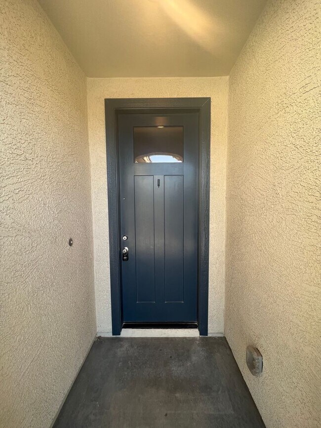 Building Photo - Updated 3 Bed/2 Bath in Excellent Glendale...