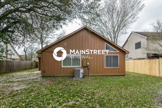 Building Photo - 3 Bedroom Pet-Friendly Home in Houston, TX with Main Street Renewal
