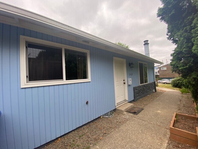 Building Photo - NKE1741