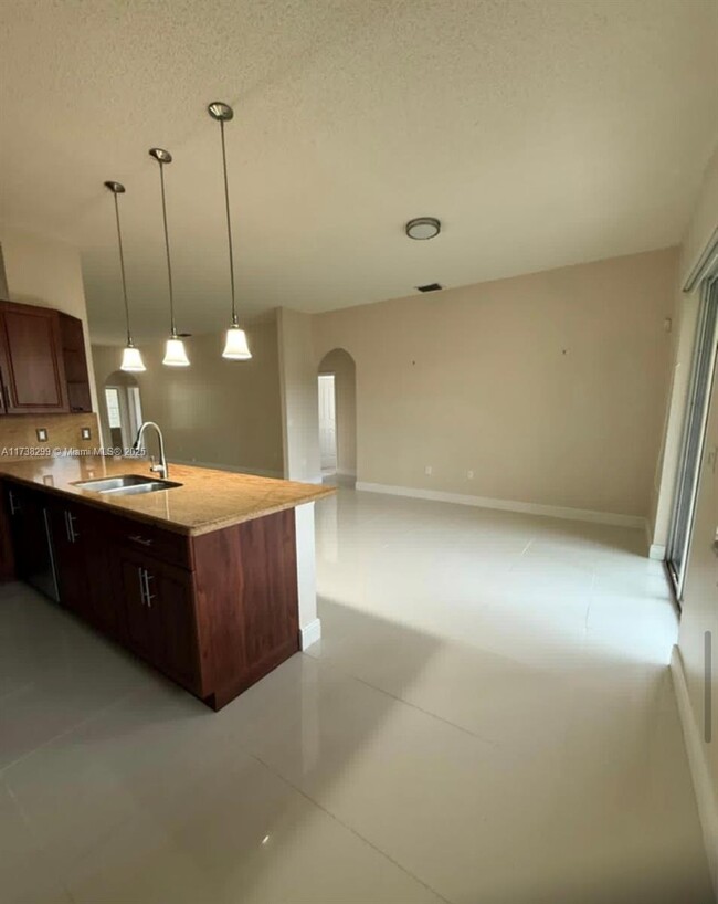 Building Photo - 2670 Dunwoodie Pl
