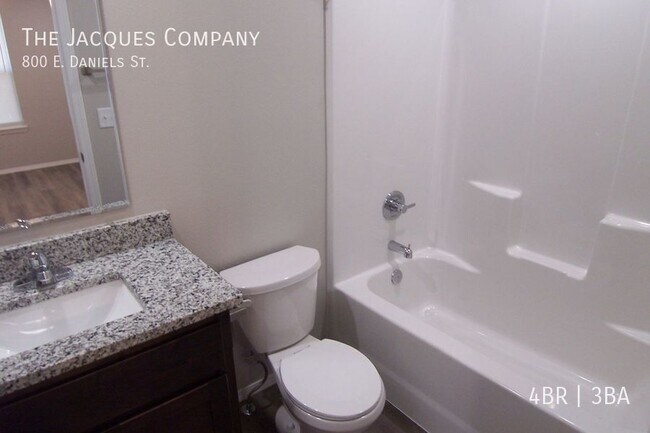 Building Photo - 800 E Daniels St