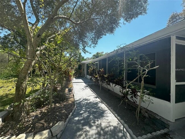 Building Photo - 1818 San Mateo Dr