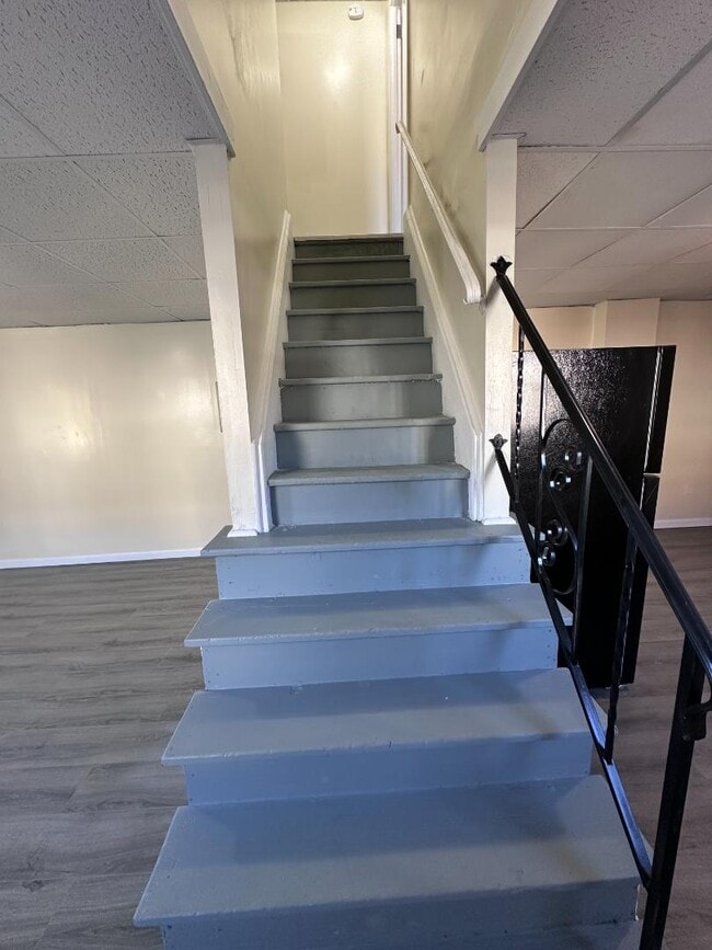 Building Photo - 153 Vine St