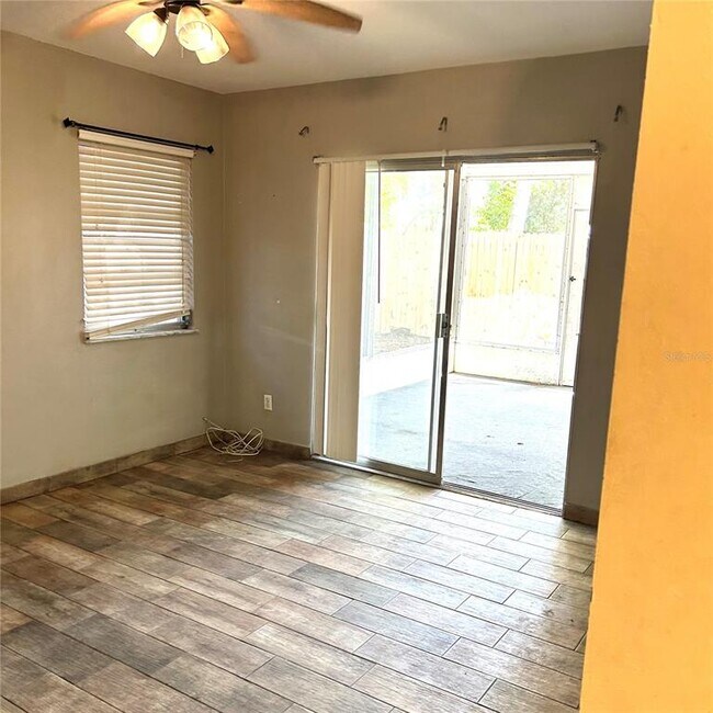 Building Photo - 2152 Greenbriar Blvd