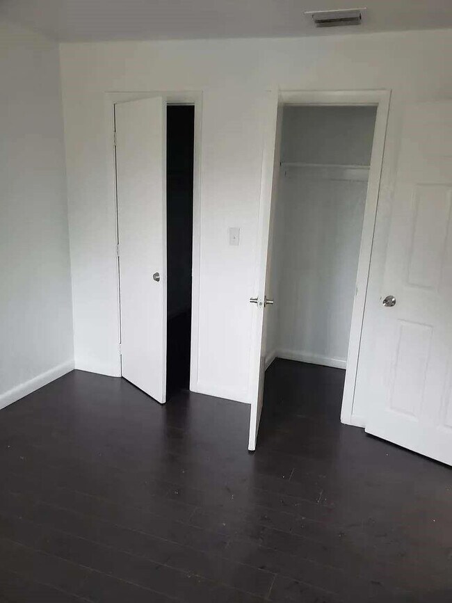 Building Photo - 2719 NW 39th Terrace