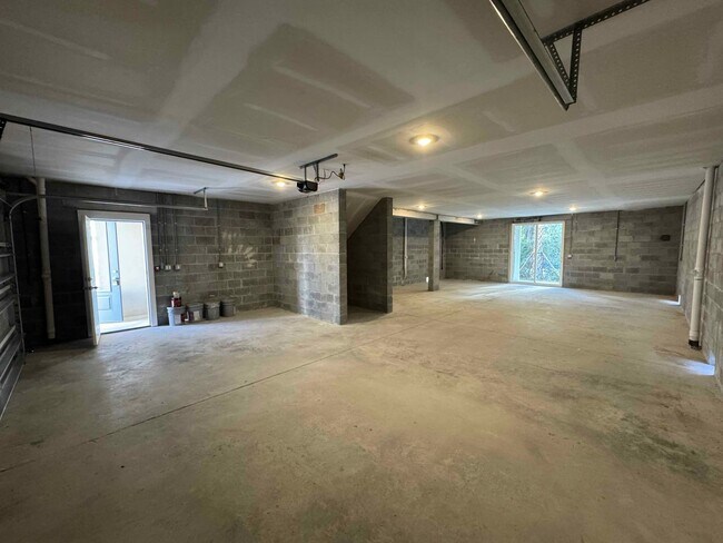 Building Photo - Bailey's Cove at Hilton Head Island | Where coastal living meets effortless elegance.