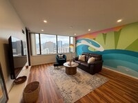 Building Photo - 411 Hobron Ln