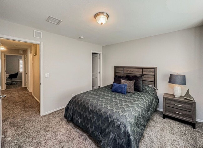 Building Photo - Westside area Rental (Completely Furnished) Beautiful 3 bed/2.5 baths