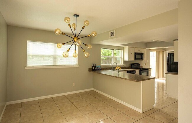 Building Photo - 10522 Clear Cove Ln
