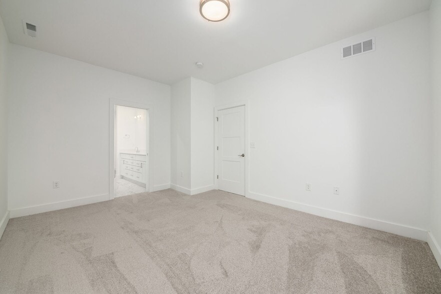 Building Photo - 2986 Bernard View Ln