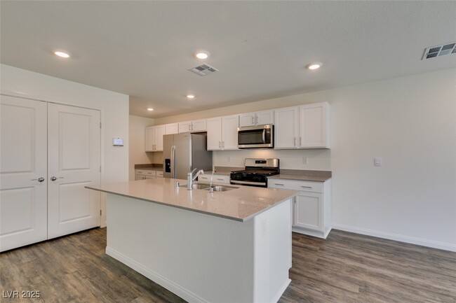 Building Photo - 2646 Snapdragon Fls Ave
