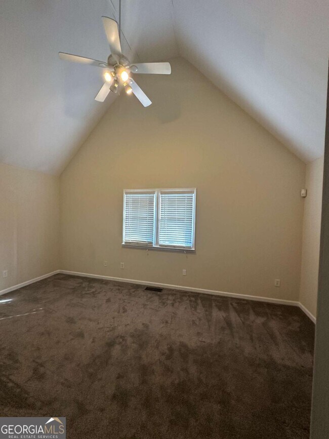 Building Photo - 685 Garibaldi St SW