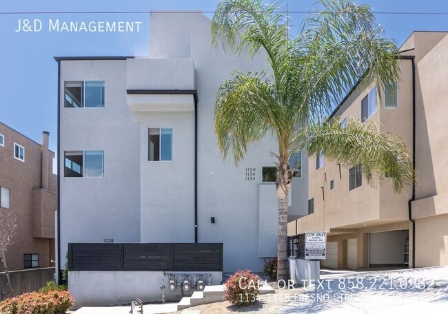 Building Photo - Luxury Townhome w/2 Car Garage & Ocean Vie...