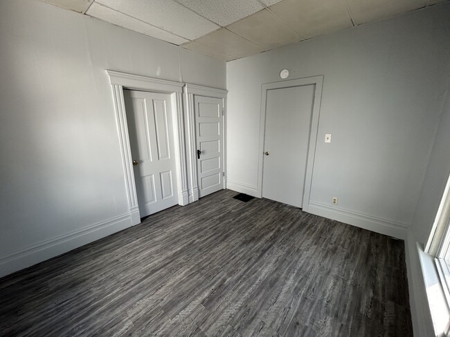 Building Photo - 505 Sheridan St