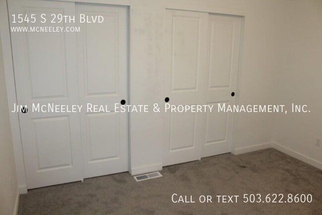Building Photo - 1545 S 29th Blvd