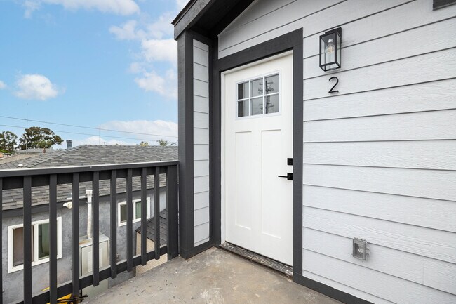 Building Photo - 6744 N Elman St