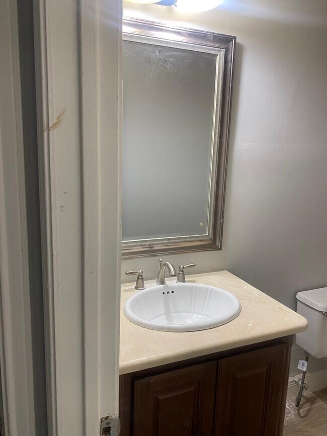 Building Photo - 9339 Stonecreek Ln