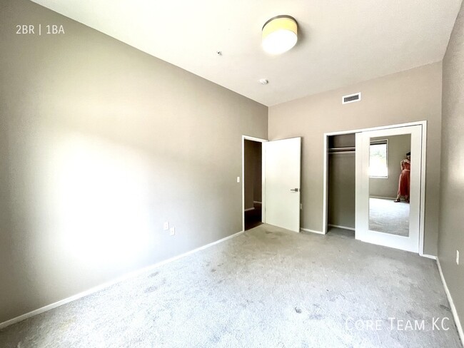Building Photo - 3632 Gillham Rd