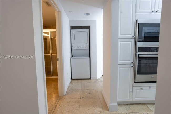 Building Photo - 4779 Collins Ave