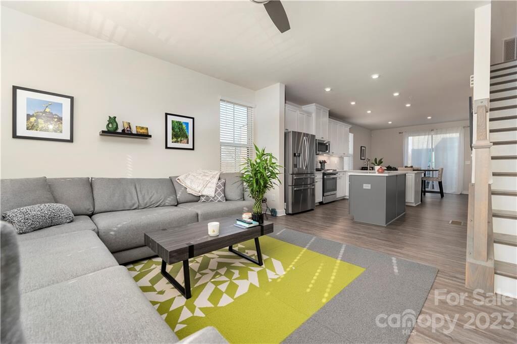 Building Photo - 436 W Tremont Ave