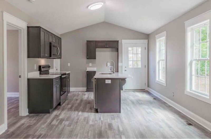 Building Photo - 627 Fondel Ln