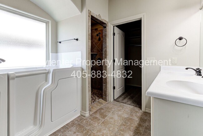Building Photo - * * * $250 Move-in Special * * * Charming 3-Bedroom / 2-Bathroom Home! * * * $250 Move-in Special...