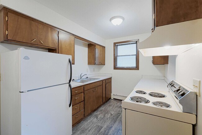 Building Photo - 4611 Cooper Ave