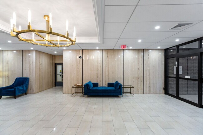 Building Photo - Amazing Opportunity to Rent this well Main...