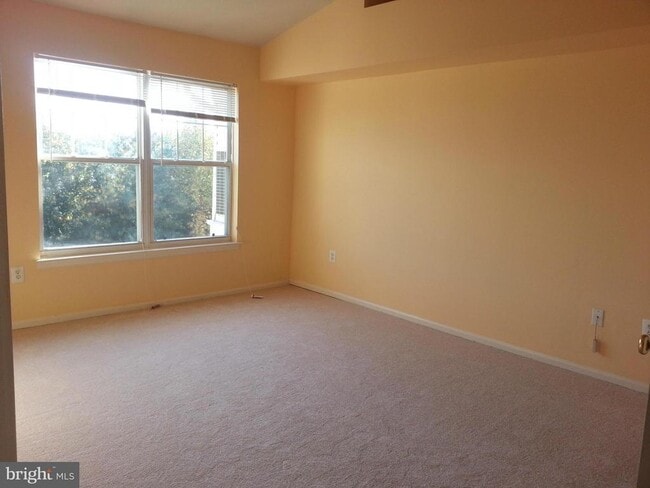 Building Photo - 13800 Farnsworth Ln