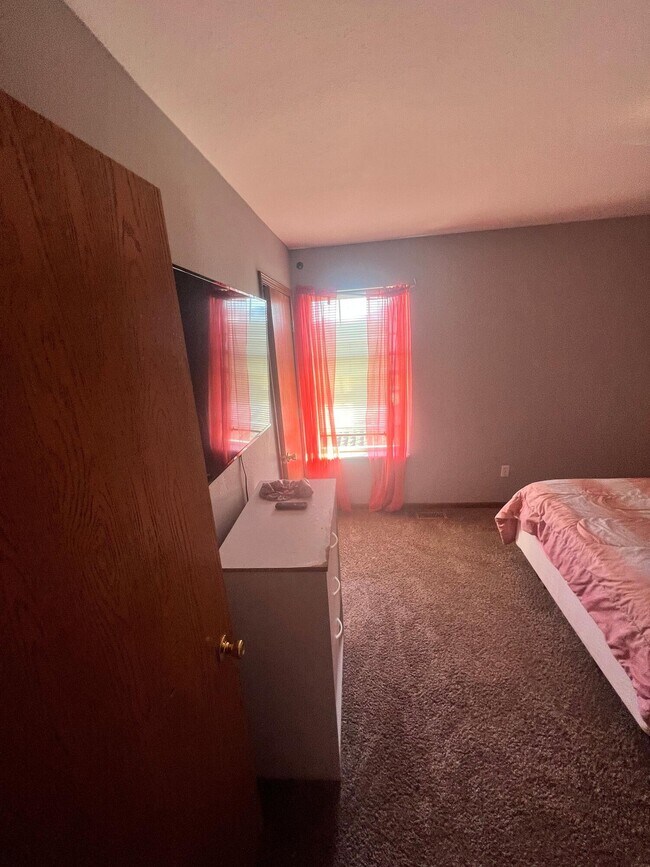 Building Photo - 1638 High Quest Cir