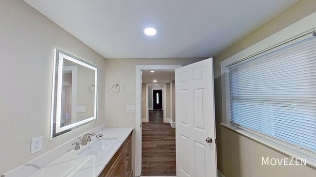 Building Photo - 9 Ratcale Ln